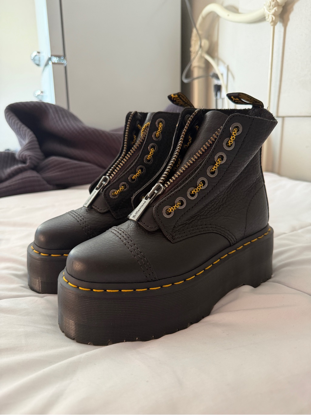 Brand New Dr Marten Jadon Max
